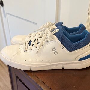 On Running Men's Cream and Navy Sneakers